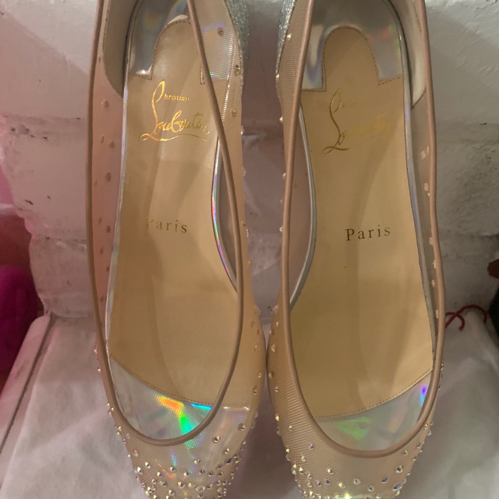 Shoes - Picture 5 of 8